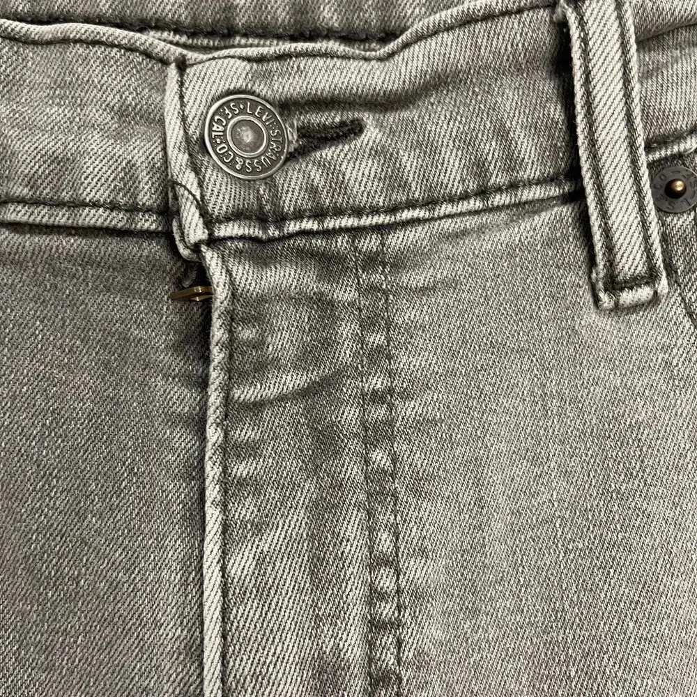 Levi's 514 Men’s Gray Straight Leg Denim Size 38